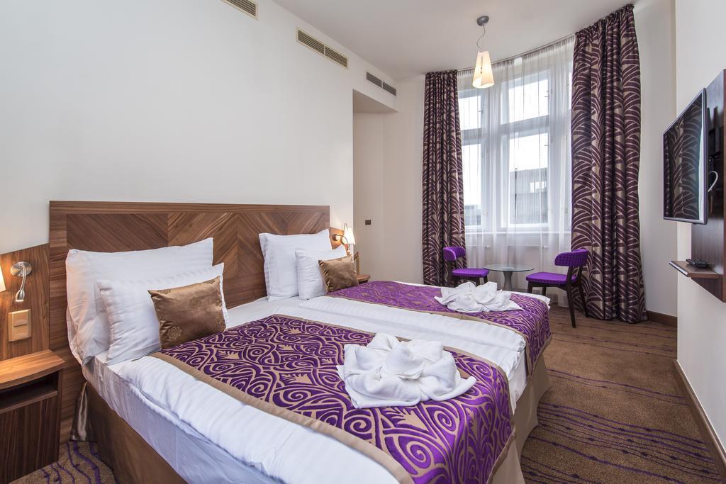 Merchants Crown Suites And Spa Прага Екстер'єр фото