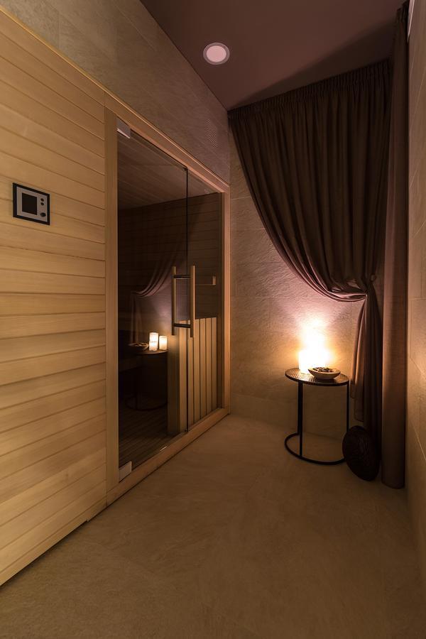 Merchants Crown Suites And Spa Прага Екстер'єр фото A modern Finnish sauna